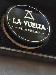 Resultado de imagen de a la vuelta de la esquina madrid